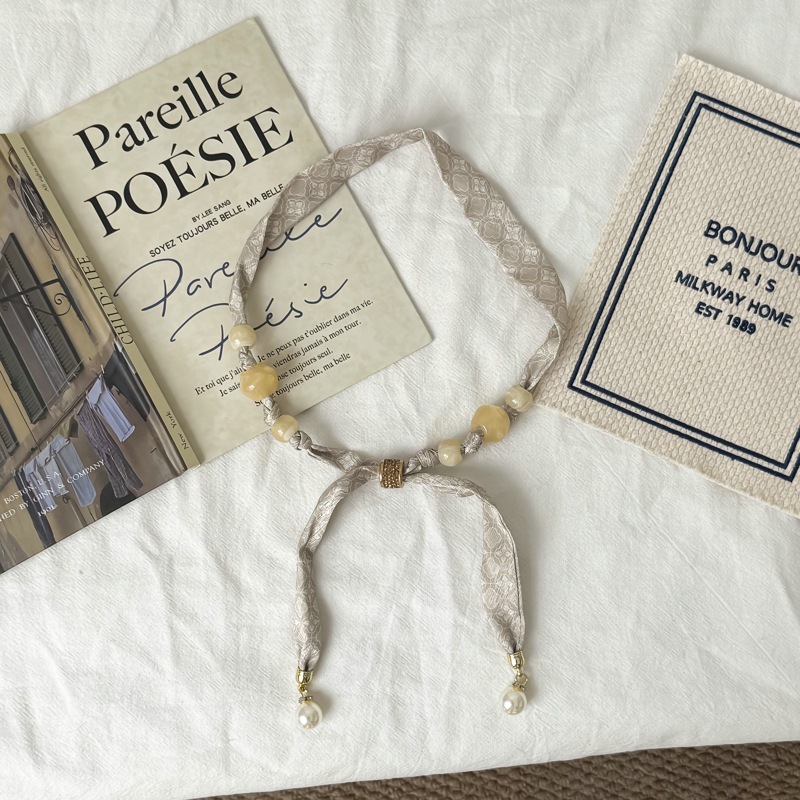Collier Rétro en Perles et Fou - Unique Lighting Decor avis et prix